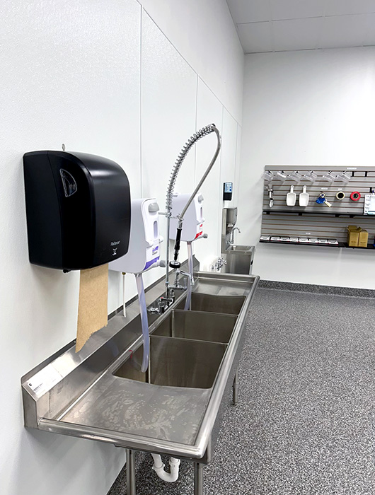 Food processing cleanroom